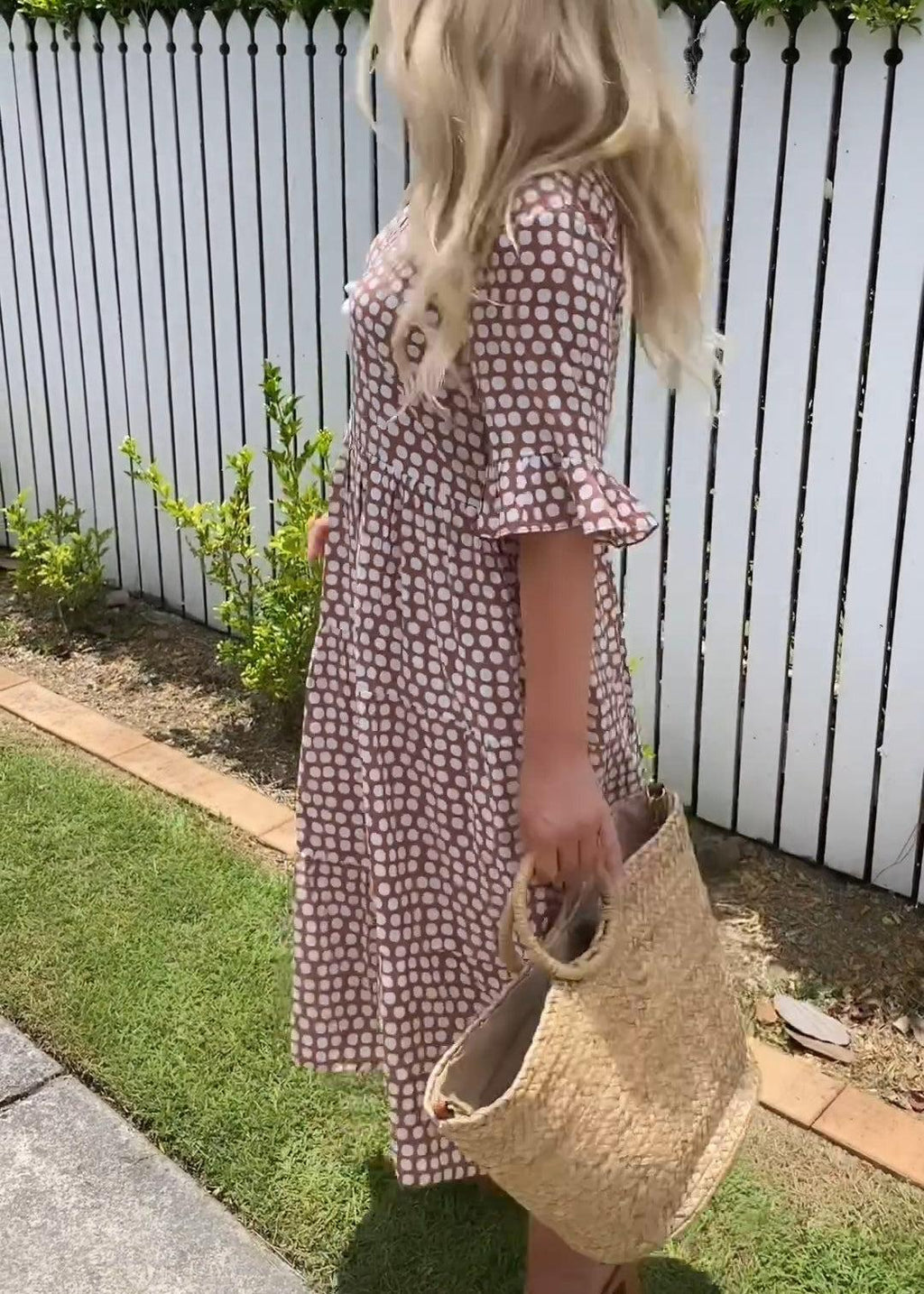 Rebecca - Casual Chic Ruffle Sleeve Midi Dress