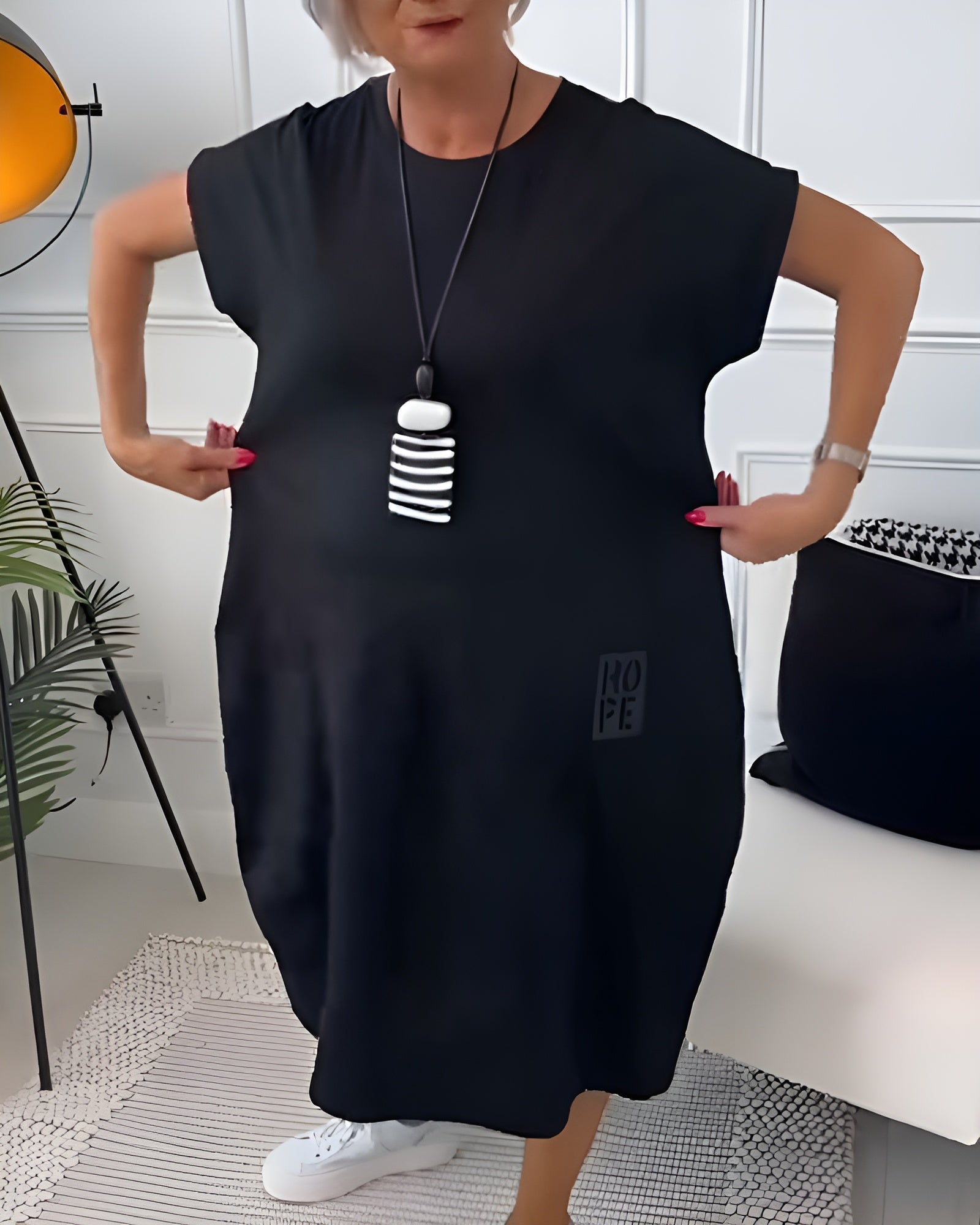 Cleo - Stylish Short Sleeved Dress