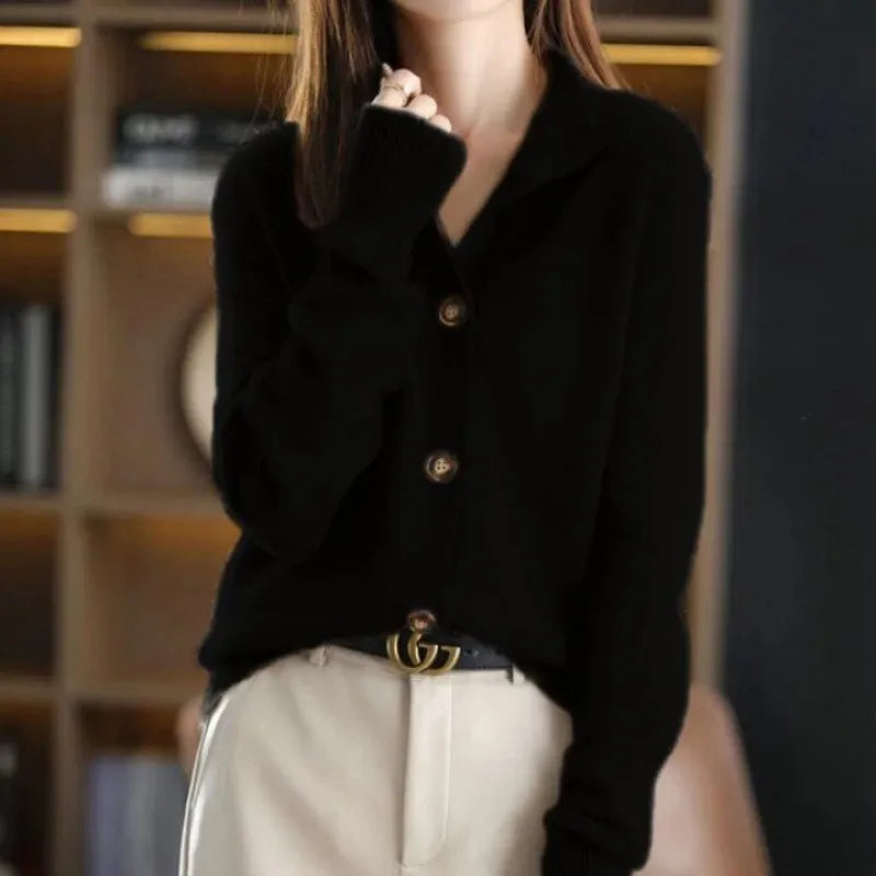 FEDERICA™ – SOFT CARDIGAN WITH BUTTON CLOSURE