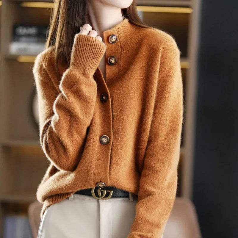 FEDERICA™ – SOFT CARDIGAN WITH BUTTON CLOSURE