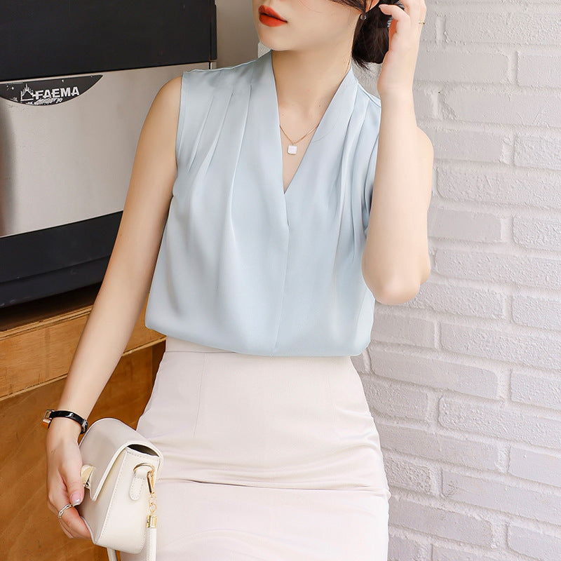 ANNABELLE I SLEEVELESS V-NECK BLOUSE
