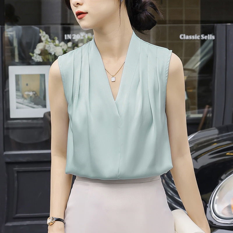 ANNABELLE I SLEEVELESS V-NECK BLOUSE