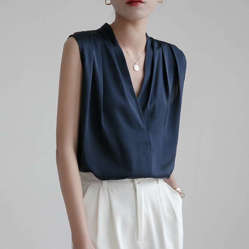 ANNABELLE I SLEEVELESS V-NECK BLOUSE