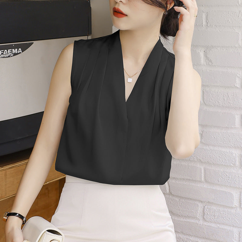 ANNABELLE I SLEEVELESS V-NECK BLOUSE