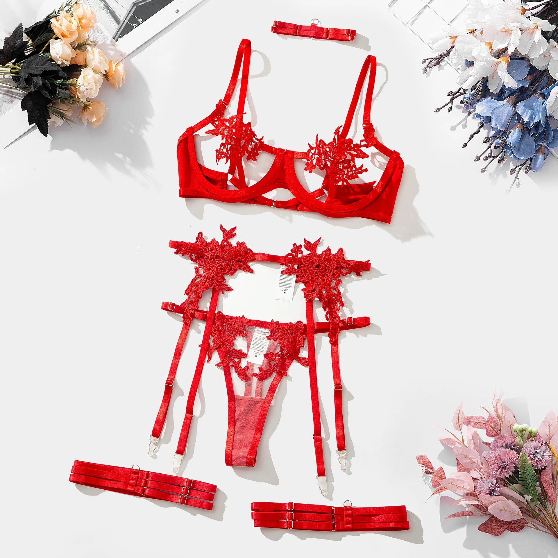 Zaina - Luxurious Two Piece Lace Lingerie