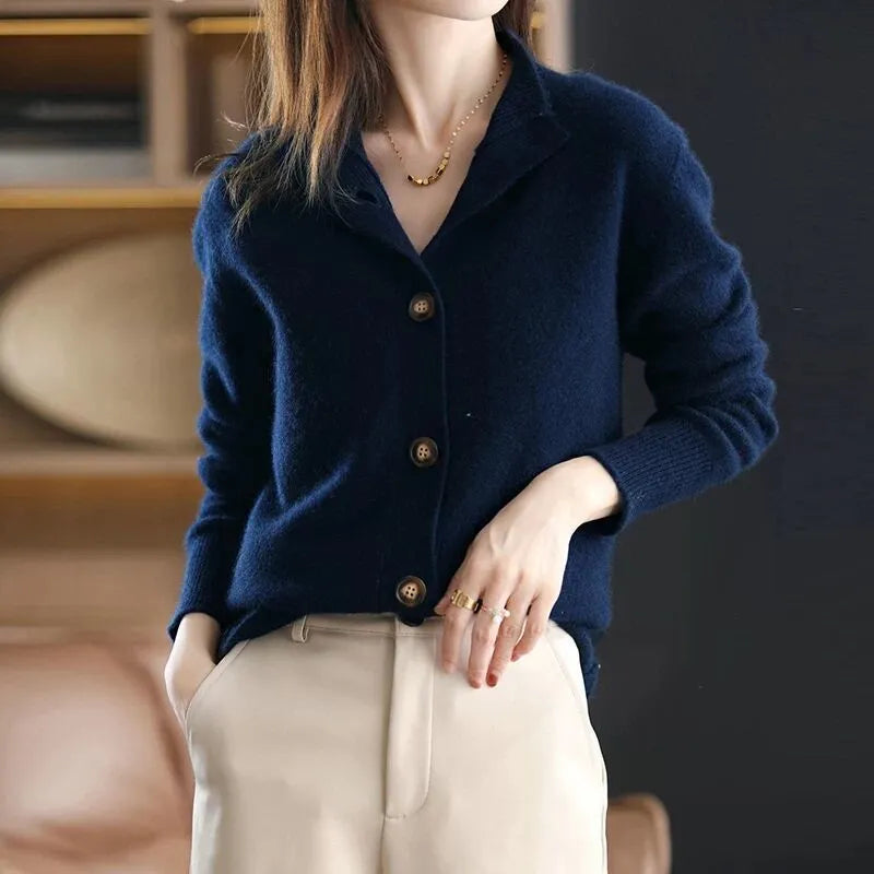FEDERICA™ – SOFT CARDIGAN WITH BUTTON CLOSURE